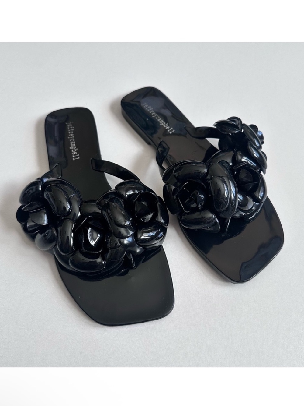 Jeffrey Campbell  Floralee Black Thong Jelly Sandals size 8